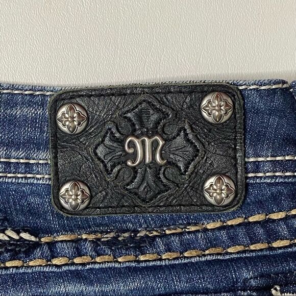 Miss Me | Factory Distressed Cropped Jeans - Picture 9 of 9